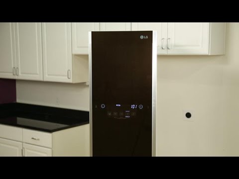 We're foggy on the value of LG's luxury clothes steamer